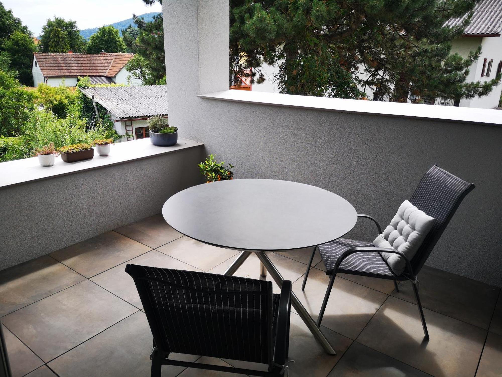 Spacy Apartment Next To The Center Of Graz With Terrasse Exterior photo